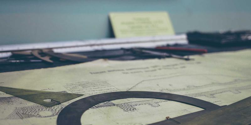 办公室花艺设计指南：用原木风花艺打造高效美学空间