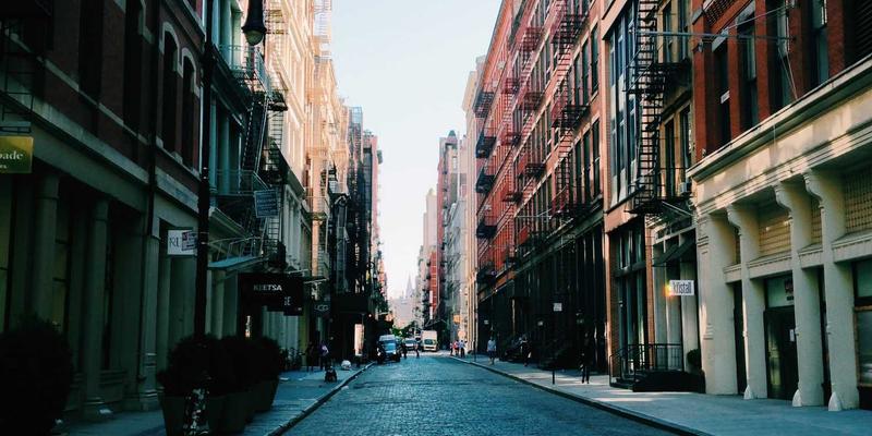 鲜花81:现代鲜花速递与配送服务如何重塑情感表达方式